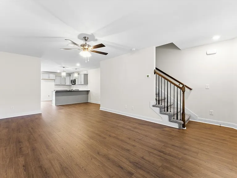 119 Quarry Point Dr — Photo 4