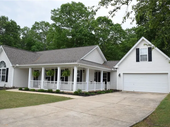 125 Largess Ln, Piedmont, SC 29673