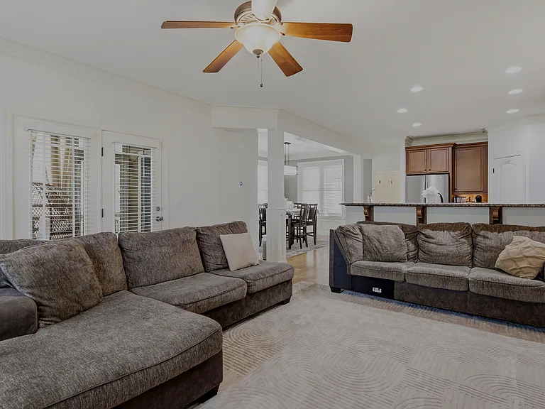 73 Falconridge Dr — Photo 16