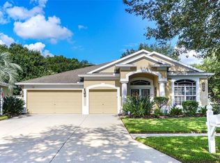 1901 Heartland Cir, Valrico, FL 33594