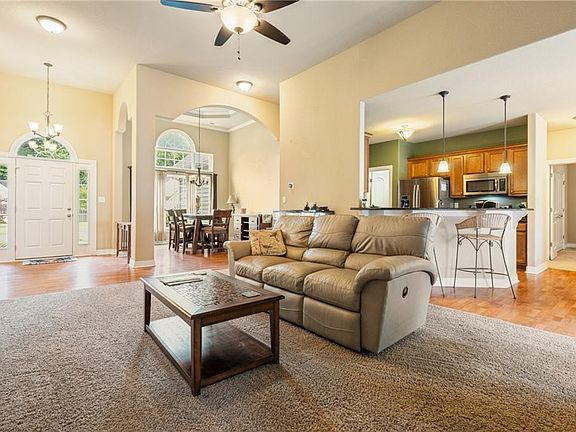 5th image of 1329 Penrose Ln