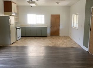 13177 E Young Ave #B, Parlier, CA 93648