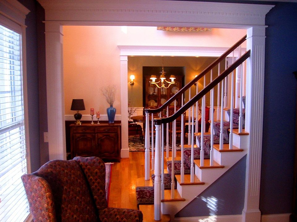 1104 Hill St, Suffield, CT 06078 Zillow