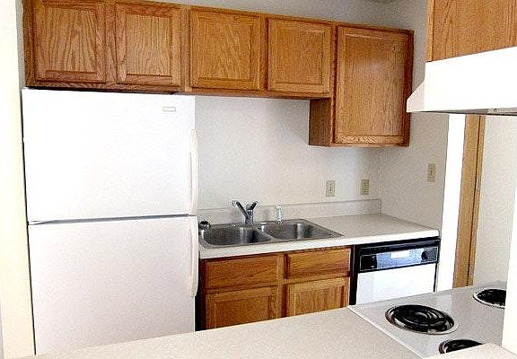2nd image of 903 N Lincoln Ave