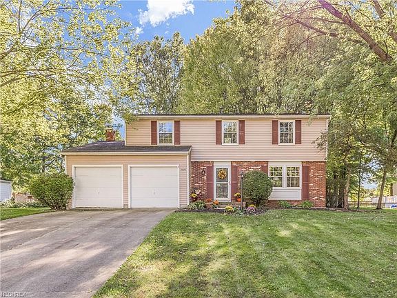 2nd image of 4883 Heights Dr