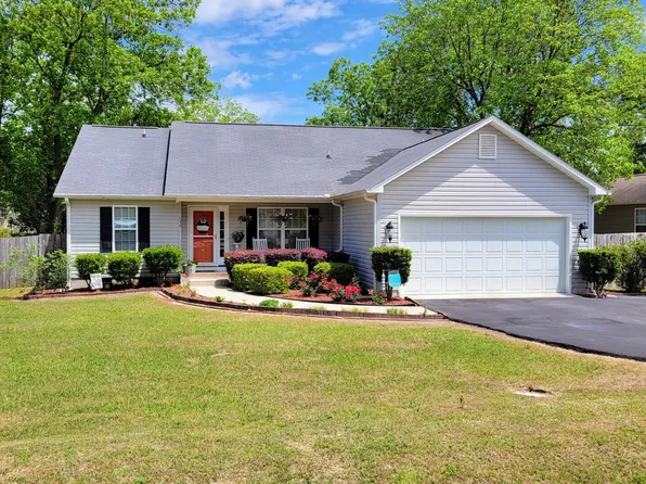 135 Woodgreen Lane, Aberdeen, NC 28315