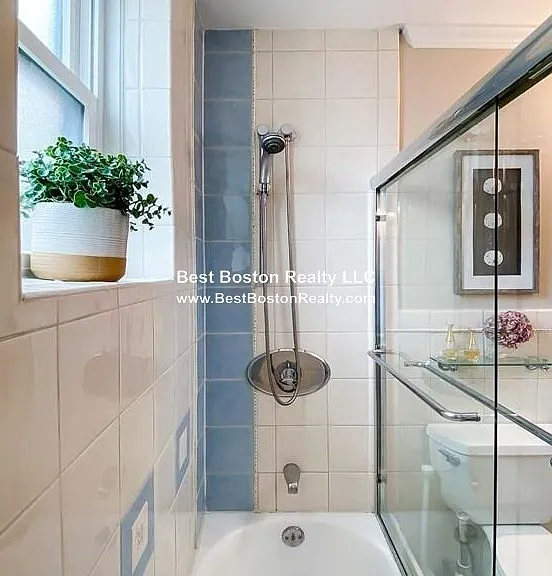 33 Longwood Ave #3 — Photo 6