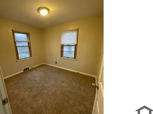 8253 Frost Ave, Saint Louis, MO 63134