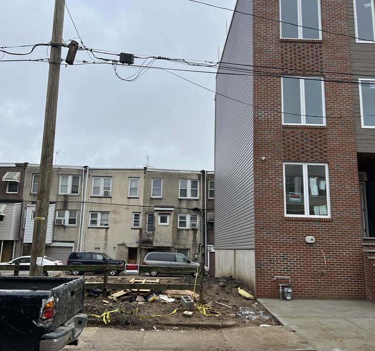 1st image of 1417 S Napa St