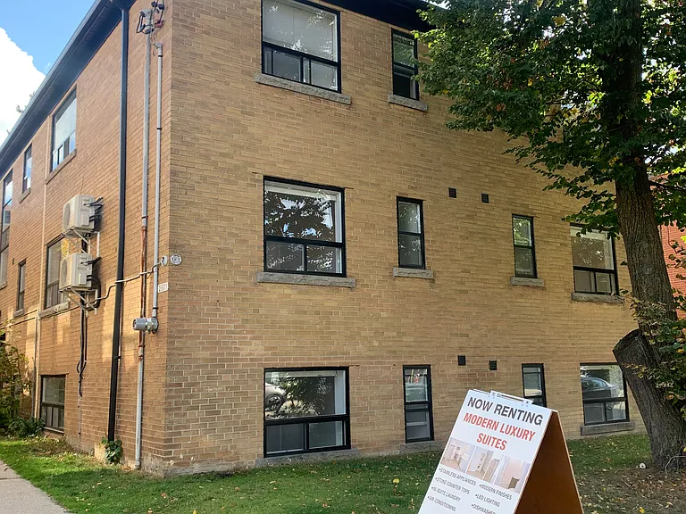 2901 Saint Clair Ave E — Photo 10