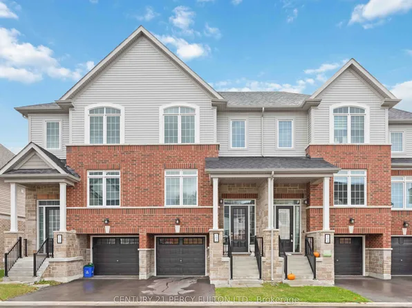 102 Lyall Stokes Cir, East Gwillimbury, ON L0G 1M0