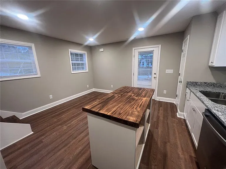 13 Myrtle Dr — Photo 3