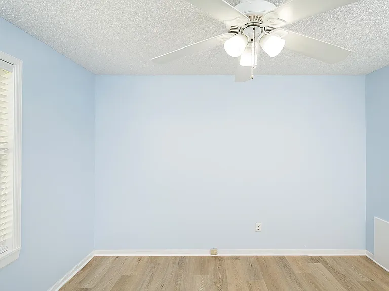 140 Bonita Rd — Photo 27
