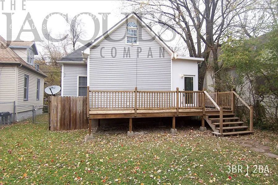 Fully Remodeled 3 Bedroom 2 Bath Spacious Home — Photo 2