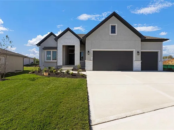 11236 S Sunray Dr, Olathe, KS 66061