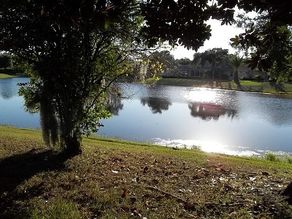 3rd image of 6062 Sabal Crossing Ct