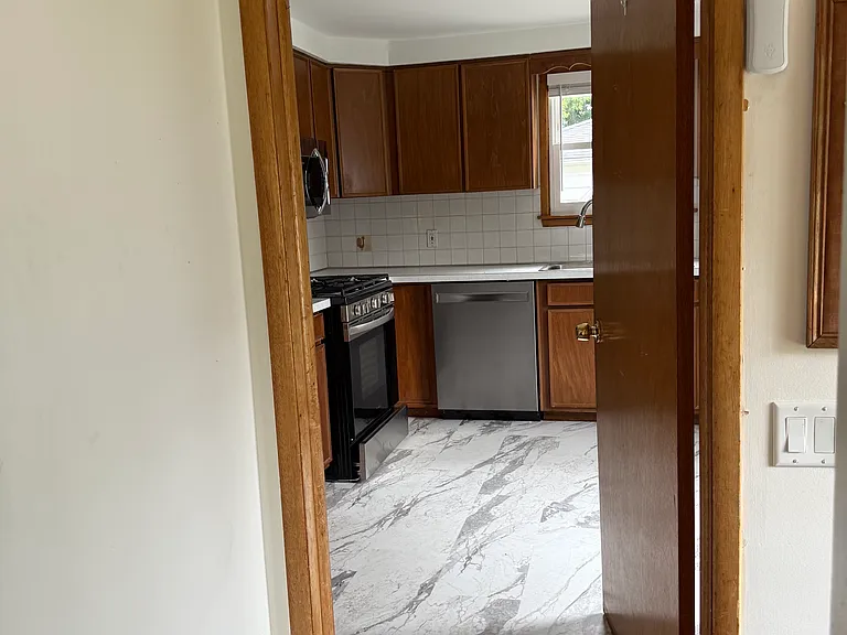 67 Princeton Pl #1 — Photo 4