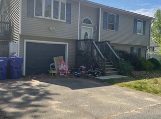 59 Wing St, Springfield, MA 01151