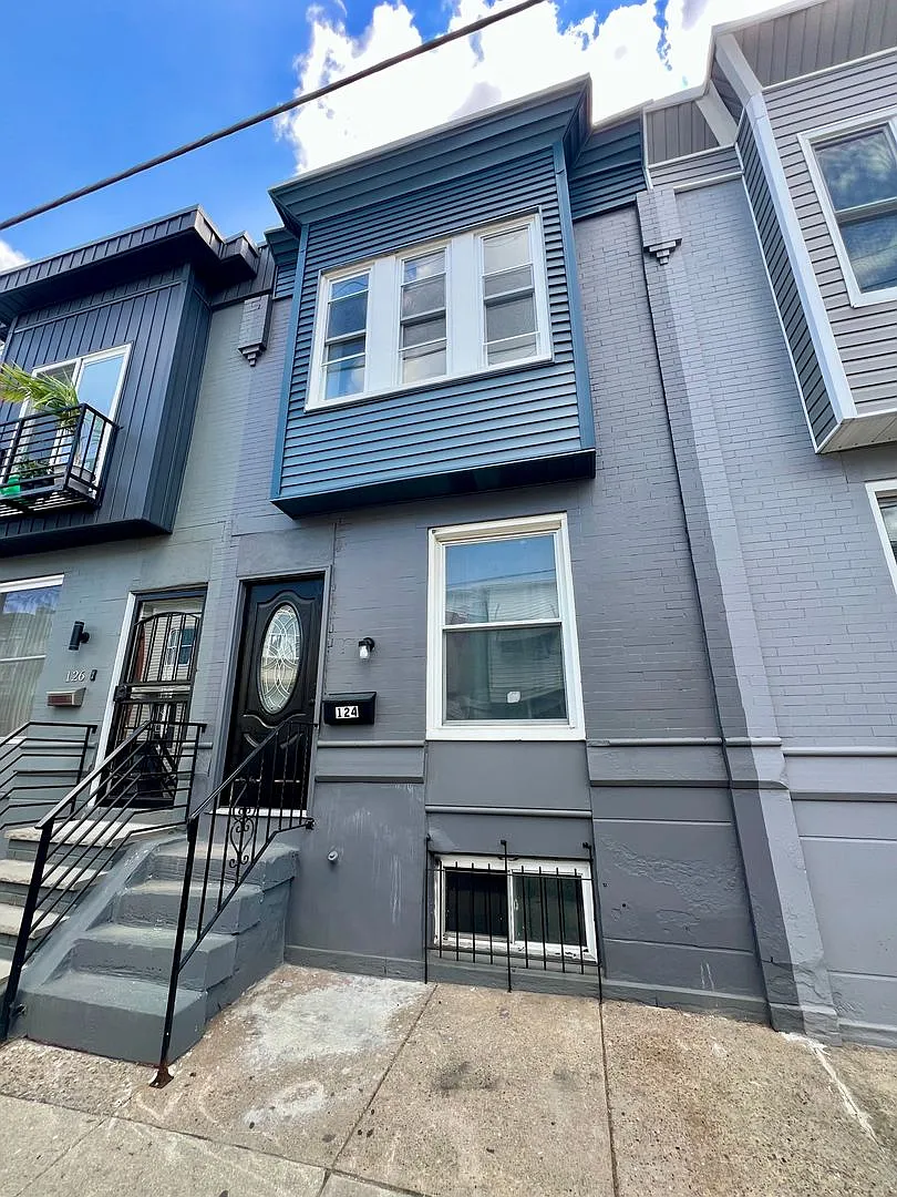 Newly Renovated 3-Bedroom Townhome in Fairhill! Available NOW! — Photo 1