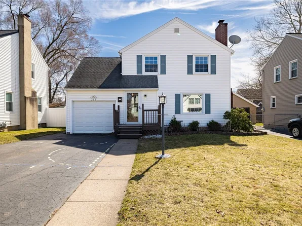 261 Scholfield Rd, Rochester, NY 14617