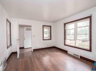 919 N Dakota Ave, Sioux Falls, SD 57104