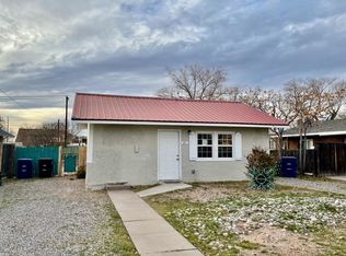 215 Stanford Dr SE #1, Albuquerque, NM 87106