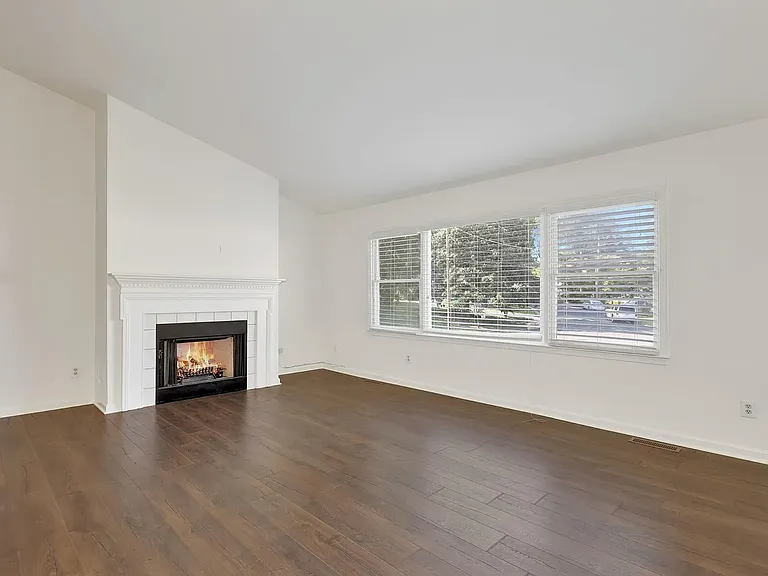 3315 Albion Ct — Photo 16