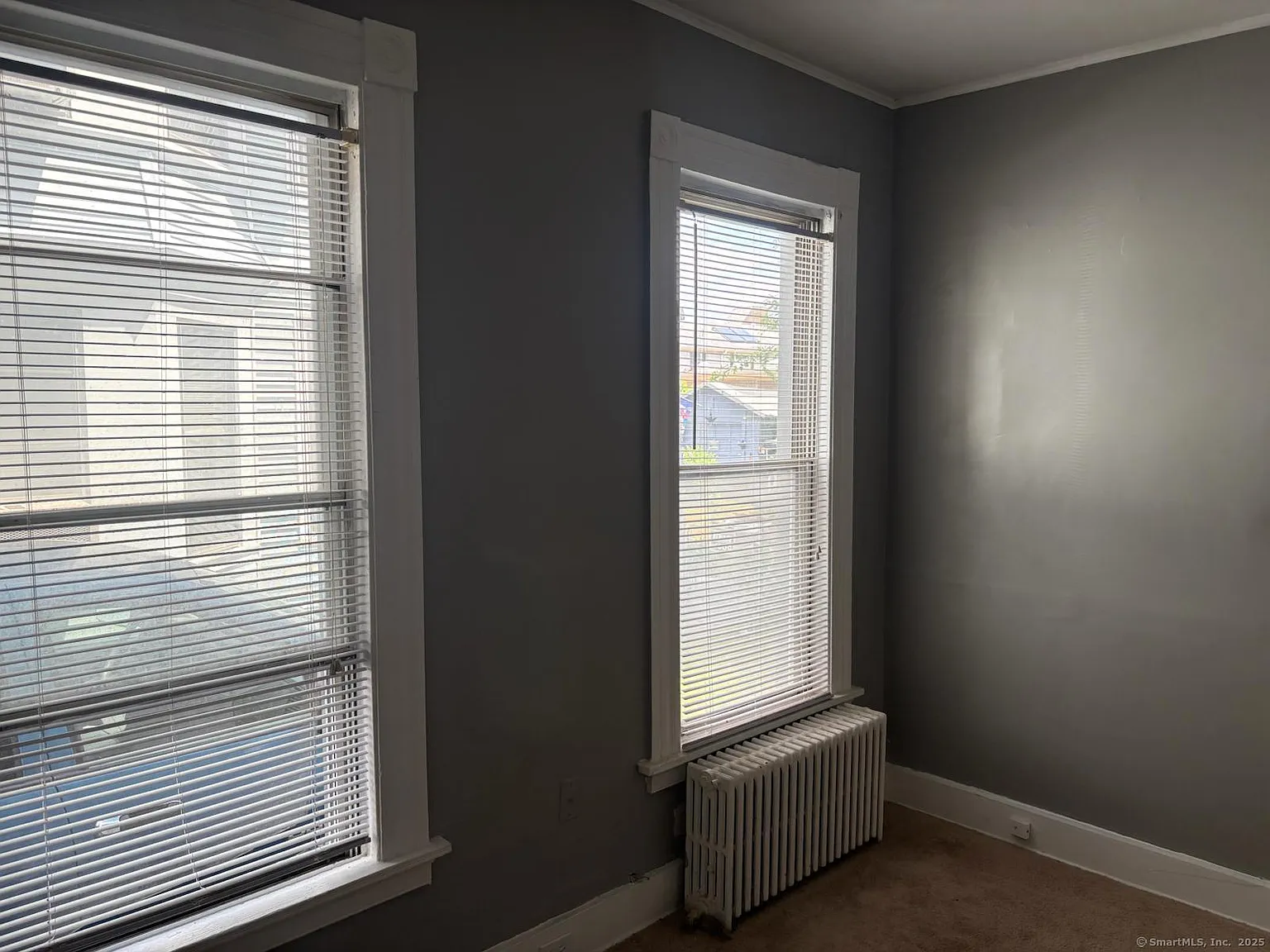 4 bed, 1.0 bath, 3845 sqft, $2,495 — Photo 4