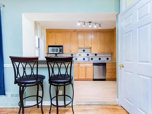 Sold by Re/Max In The City | media 25