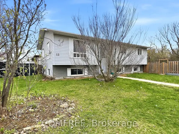13 Pearl St, Smiths Falls, ON K7A 5G2