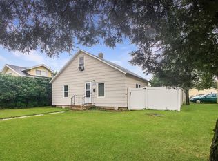 814 6th Ave W, Williston, ND 58801