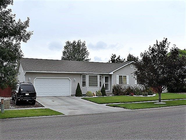 1st image of 2960 S Carolyn Ln