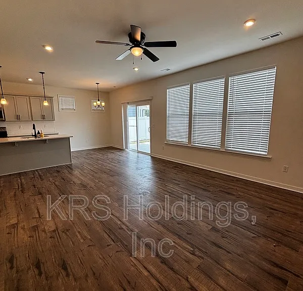 2220 Patrick Dr — Photo 10