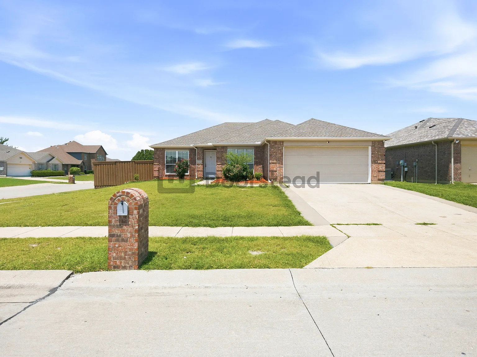 3 bed, 2.0 bath, 1564 sqft, $2,285 — Photo 2