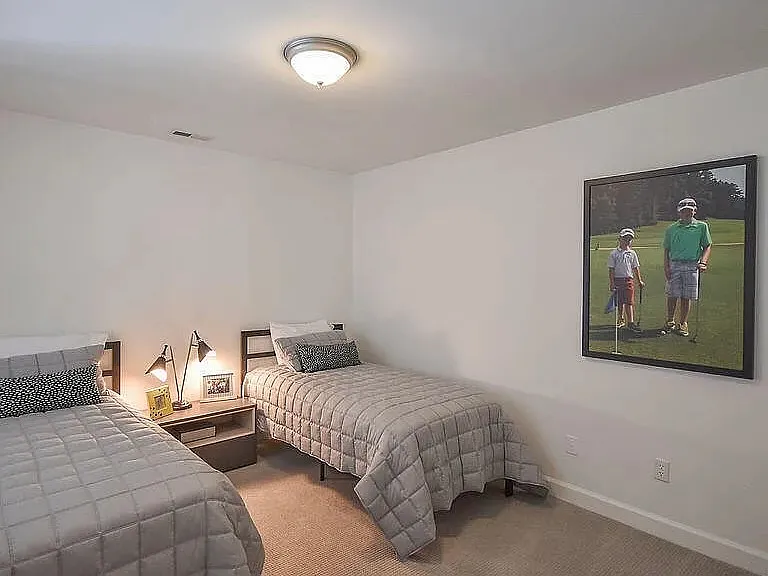 200 Starland Ln — Photo 29