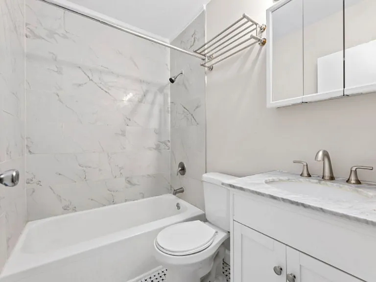 245 S 2nd St #11 — Photo 10