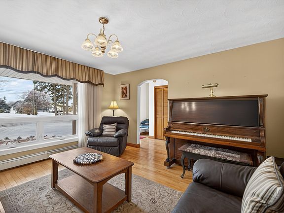 5th image of 26 Langley Rd