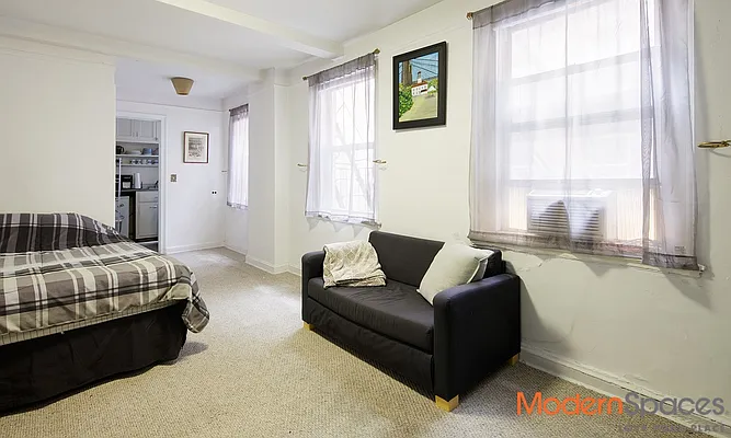 Sold by Modern Spaces | media 8