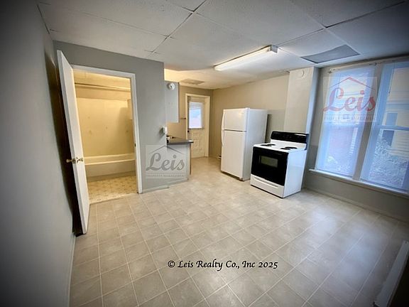 4th image of 112 E Water St