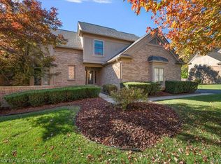 13277 Hidden Creek Dr, Plymouth, MI 48170