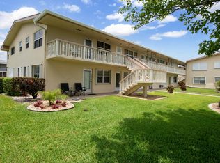 90 Bedford Ct #90-D, West Palm Beach, FL 33411
