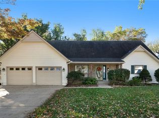 6017 W 153rd St, Overland Park, KS 66223
