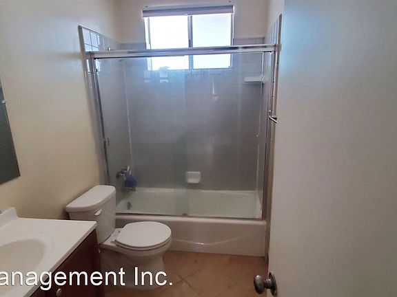 5th image of 4458 Woodman Ave APT 5