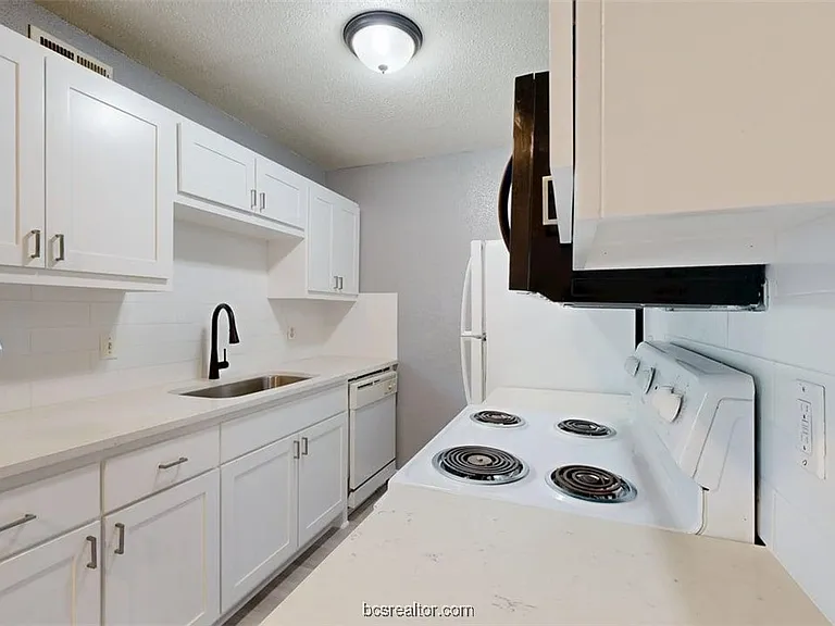 1524 Pine Ridge Dr #B — Photo 6