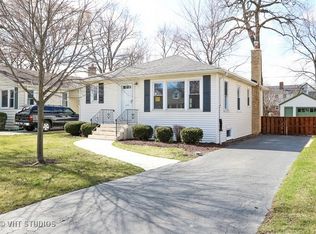 206 S Owen St #16, Mount Prospect, IL 60056