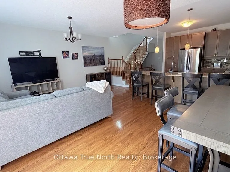 308 Glenbrae Ave S — Photo 6
