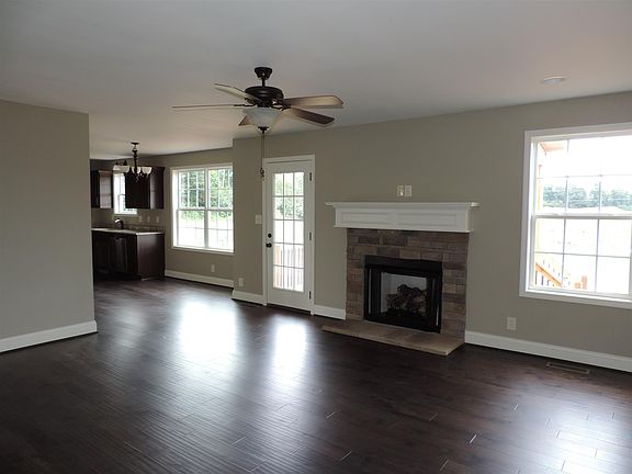 4th image of 176 Ringgold Ests Lot 176