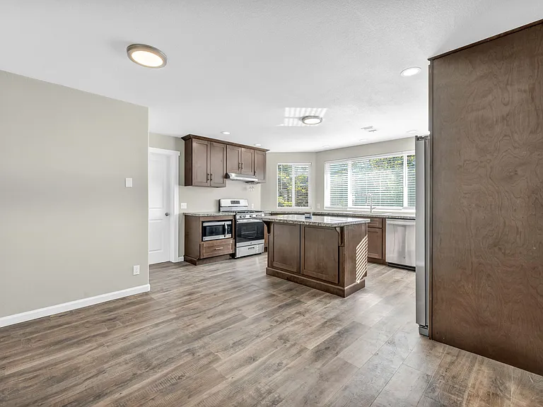 604 Pine St — Photo 10