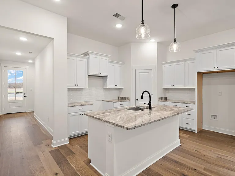 6520 Benjamin Cv — Photo 3