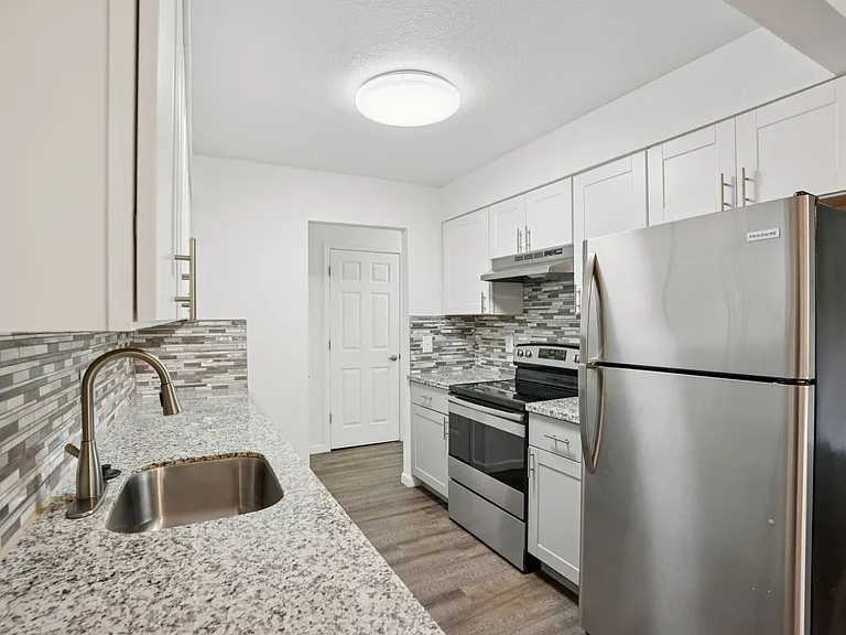 Images Springcreek Apartments — Photo 6
